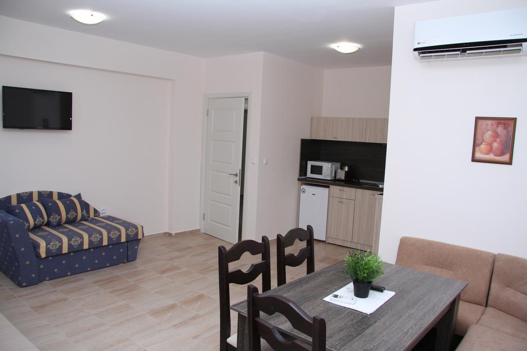 Capuccino Guest Apartments - Free Parking And Wi-Fi Sunny Beach Exterior photo